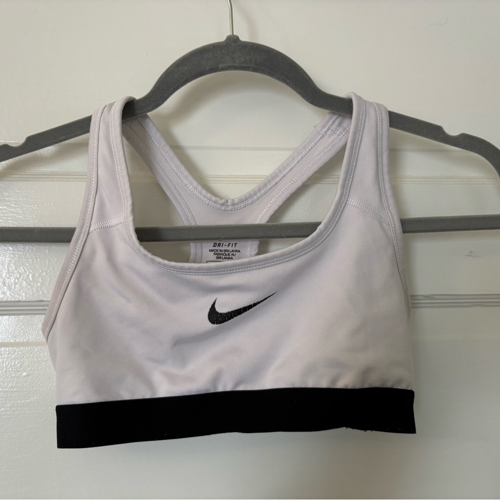 Nike, youth Medium sports bra, white and black
